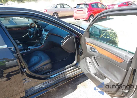 2011 Cadillac Cts Luxury z USA, uszkodzony, nr VIN 1G6DG5EY1B0155140